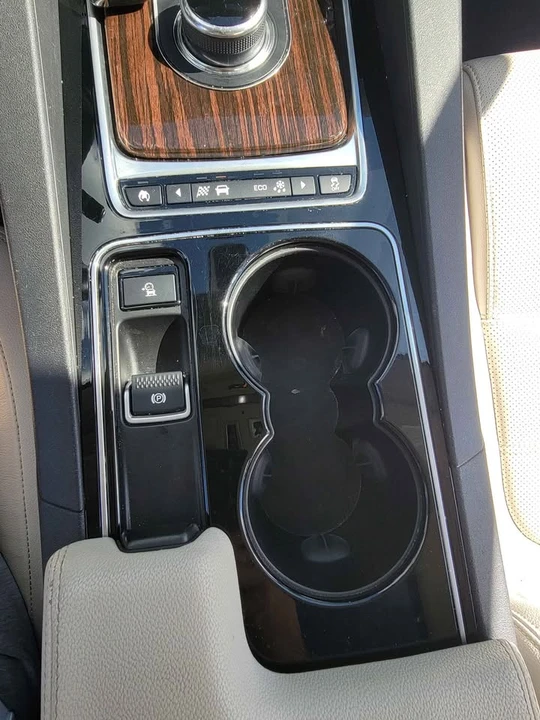 2017 Jaguar F-Pace - Image 7 of 10