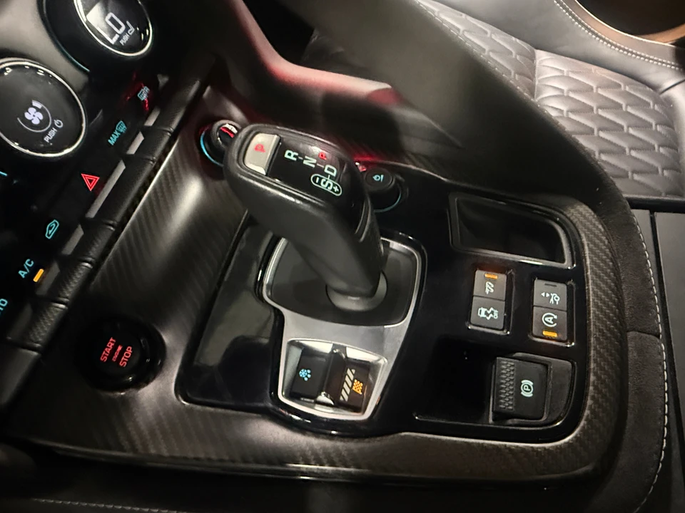 2017 Jaguar F-Type SVR 1st Gen - Image 4 of 31