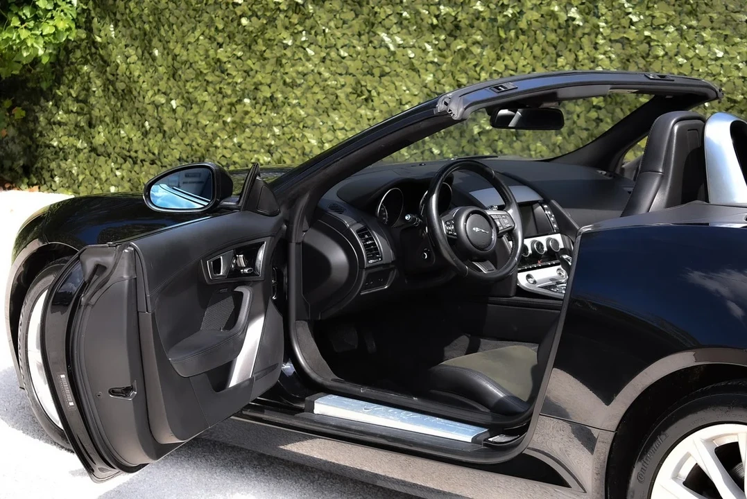 2017 Jaguar F-Type 1st Gen - Image 20 of 31