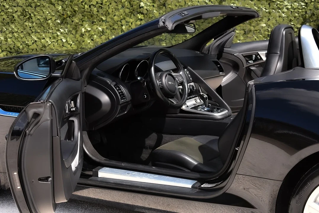 2017 Jaguar F-Type 1st Gen - Image 21 of 31