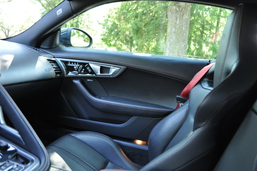 2017 Jaguar F-Type R 1st Gen - Image 11 of 31