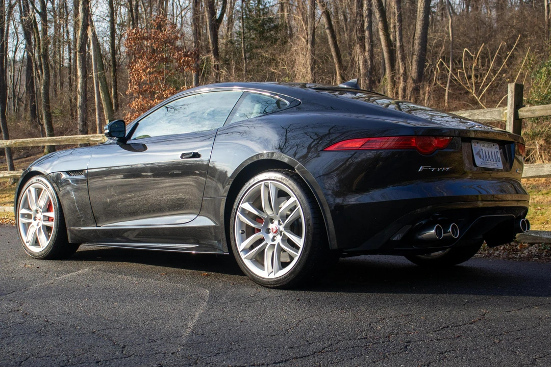 2017 Jaguar F-Type R 1st Gen - Image 4 of 31