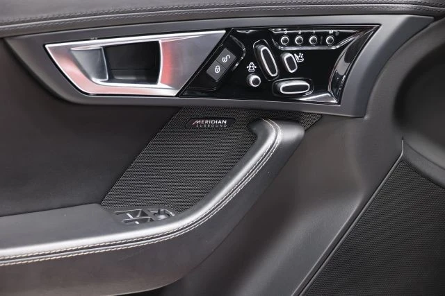 2017 Jaguar F-Type 1st Gen - Image 11 of 31