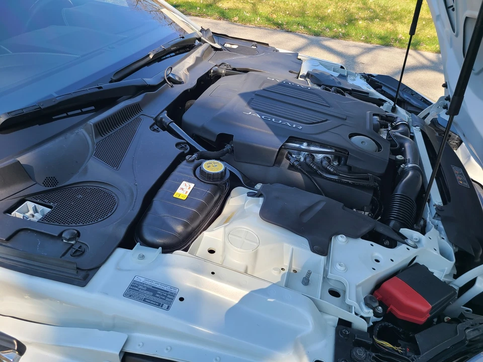 2017 Jaguar F-Type 1st Gen - Image 26 of 27