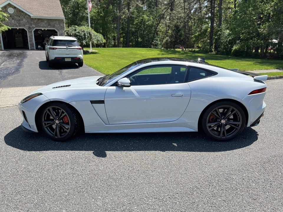 2017 Jaguar F-Type SVR 1st Gen - Image 4 of 31