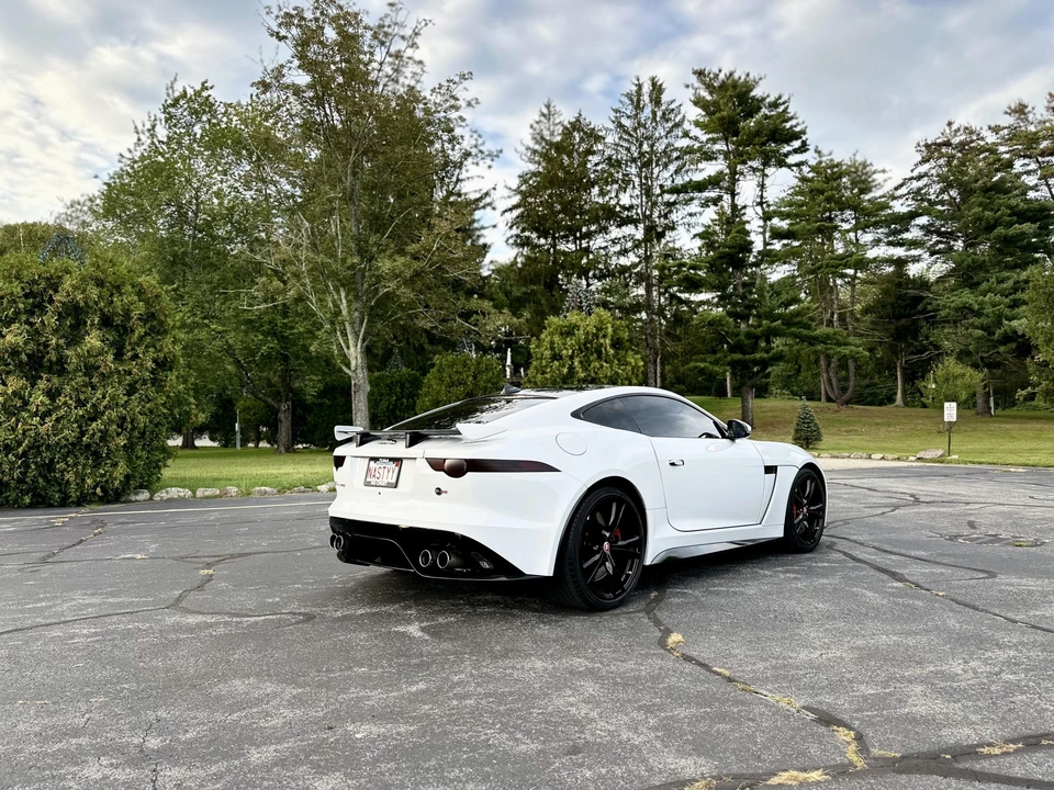 2017 Jaguar F-Type SVR 1st Gen - Image 4 of 31