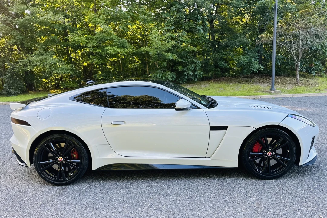 2017 Jaguar F-Type SVR 1st Gen - Image 13 of 31