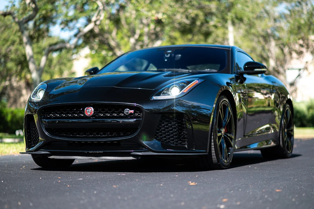 2017 Jaguar F-Type SVR 1st Gen - Image 4 of 31