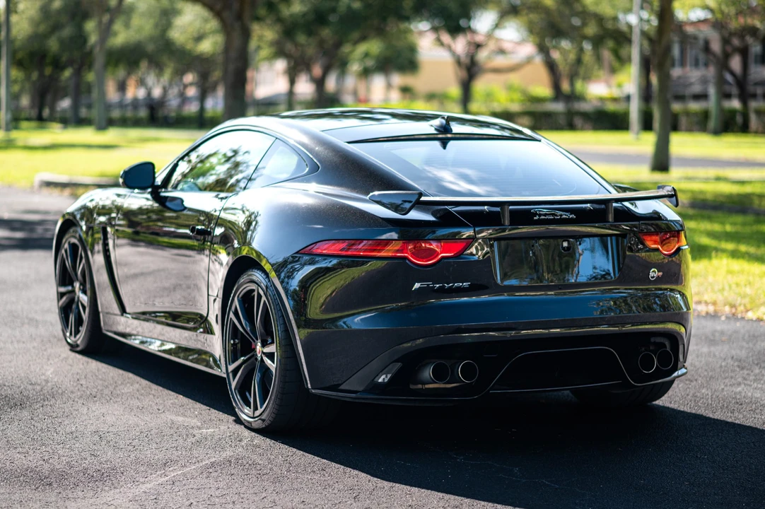 2017 Jaguar F-Type SVR 1st Gen - Image 15 of 31