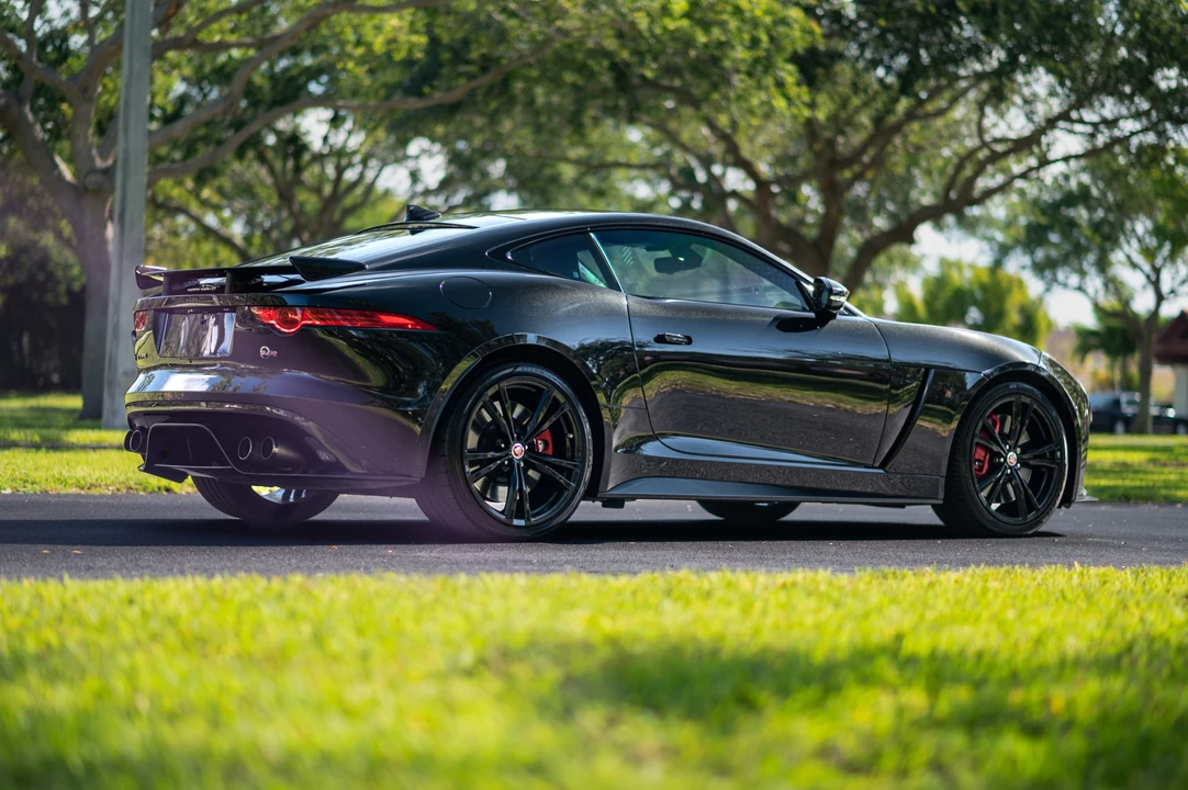 2017 Jaguar F-Type SVR 1st Gen - Image 22 of 31