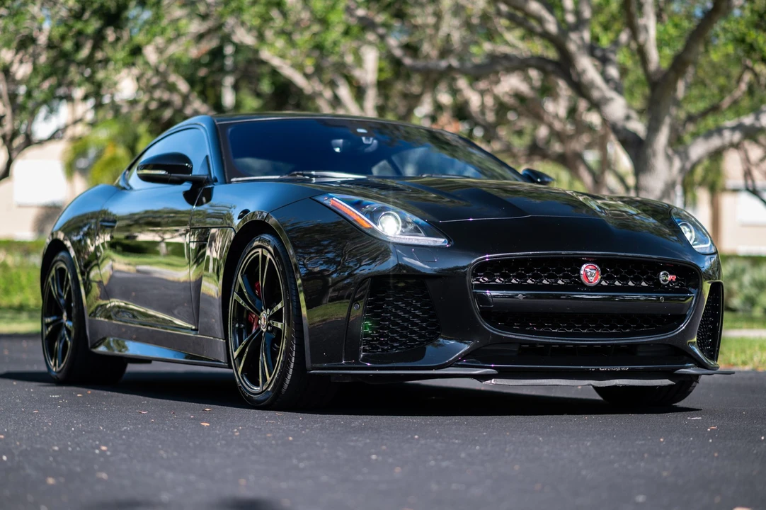 2017 Jaguar F-Type SVR 1st Gen - Image 27 of 31