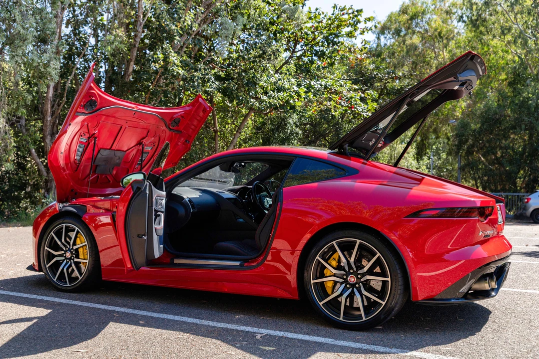 2017 Jaguar F-Type SVR 1st Gen - Image 17 of 31