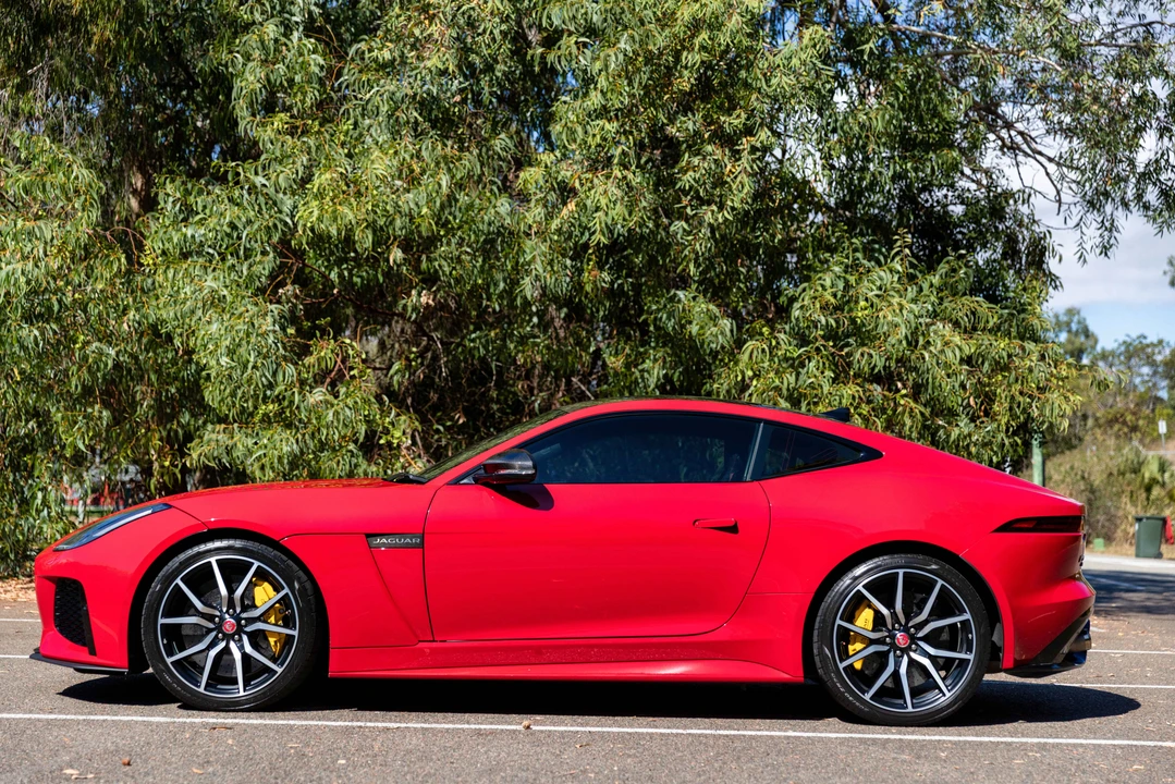 2017 Jaguar F-Type SVR 1st Gen - Image 8 of 31