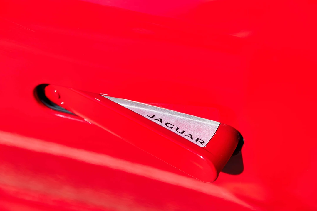 2017 Jaguar F-Type SVR 1st Gen - Image 19 of 31