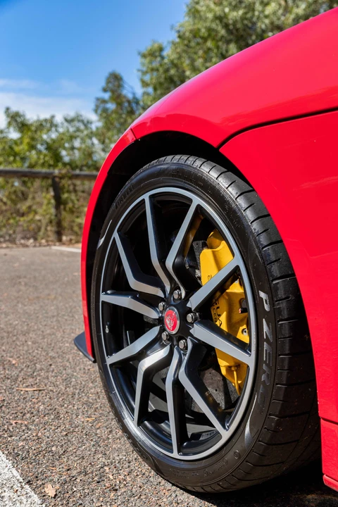 2017 Jaguar F-Type SVR 1st Gen - Image 25 of 31