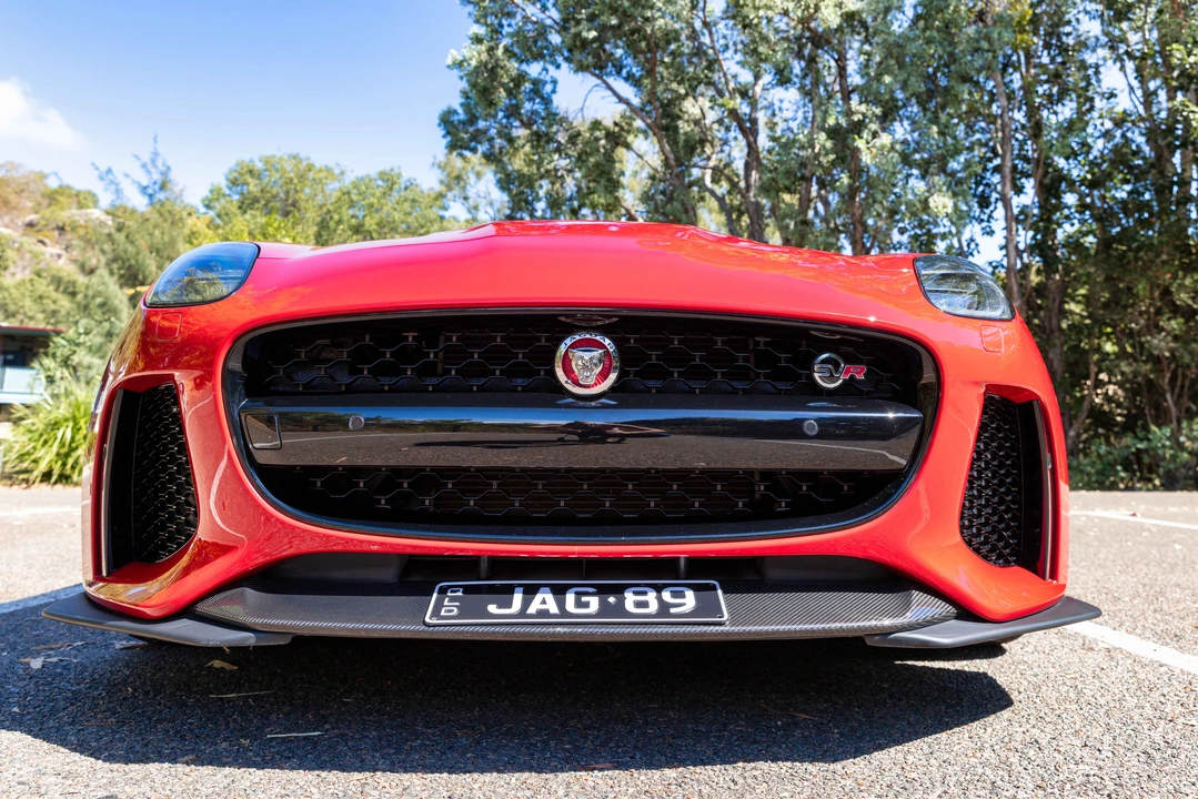 2017 Jaguar F-Type SVR 1st Gen - Image 9 of 31