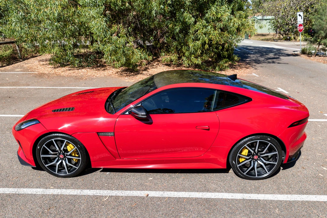 2017 Jaguar F-Type SVR 1st Gen - Image 14 of 31