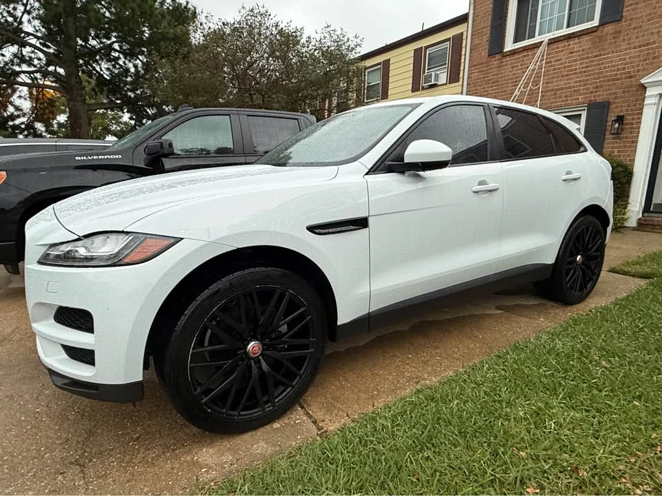 2017 Jaguar F-Pace - Image 2 of 10