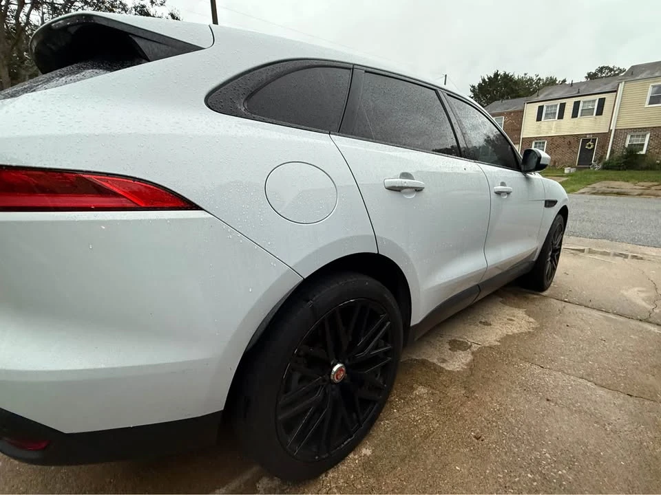 2017 Jaguar F-Pace - Image 4 of 10