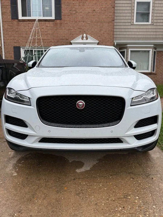 2017 Jaguar F-Pace - Image 5 of 10