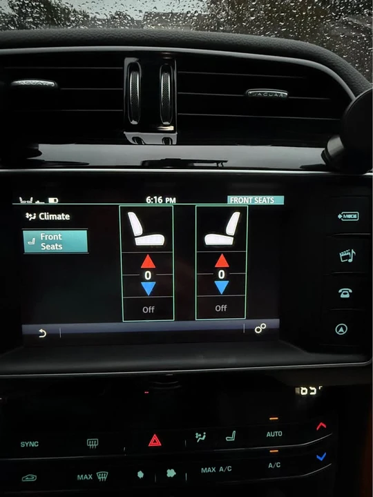 2017 Jaguar F-Pace - Image 8 of 10