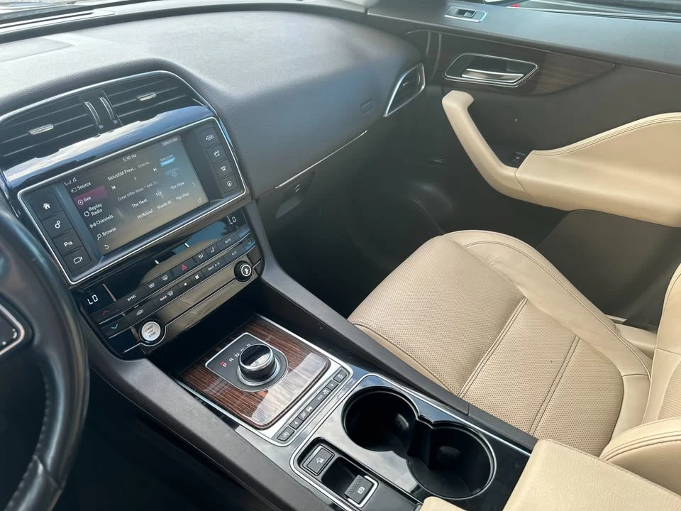 2017 Jaguar F-Pace - Image 19 of 20