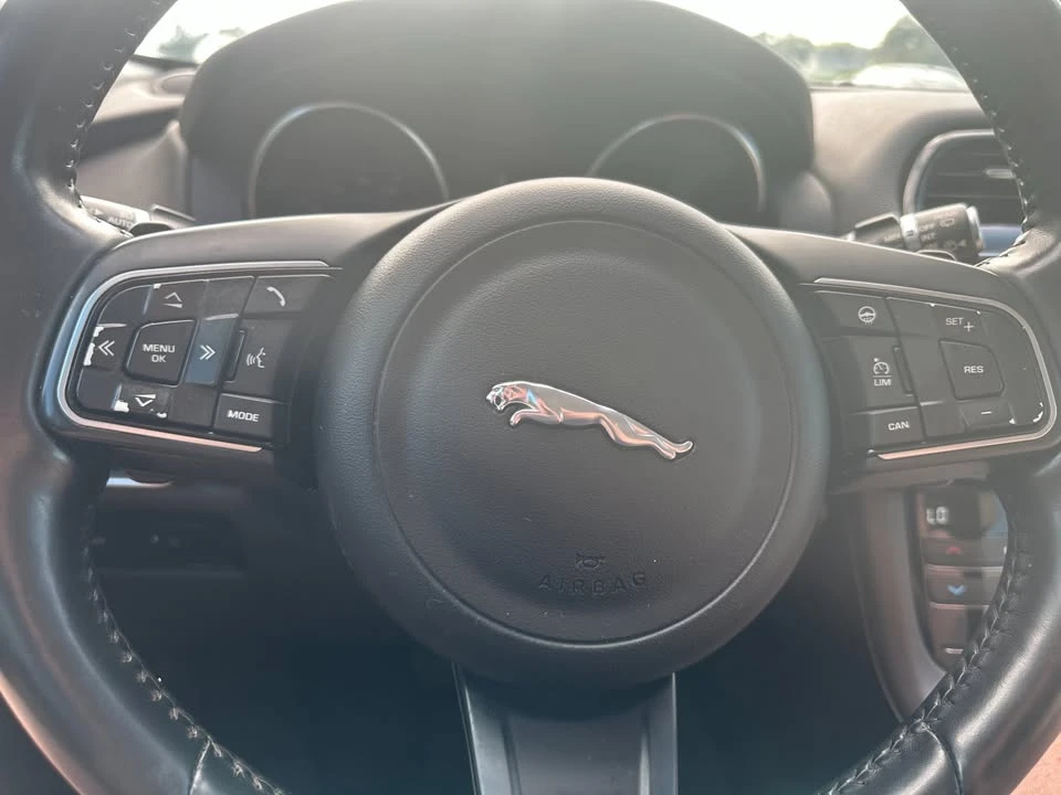 2017 Jaguar F-Pace - Image 13 of 20