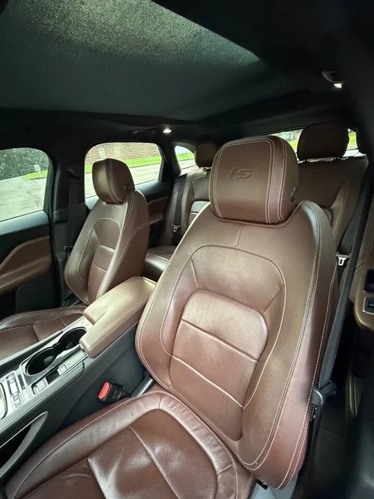 2017 Jaguar F-Pace - Image 9 of 15