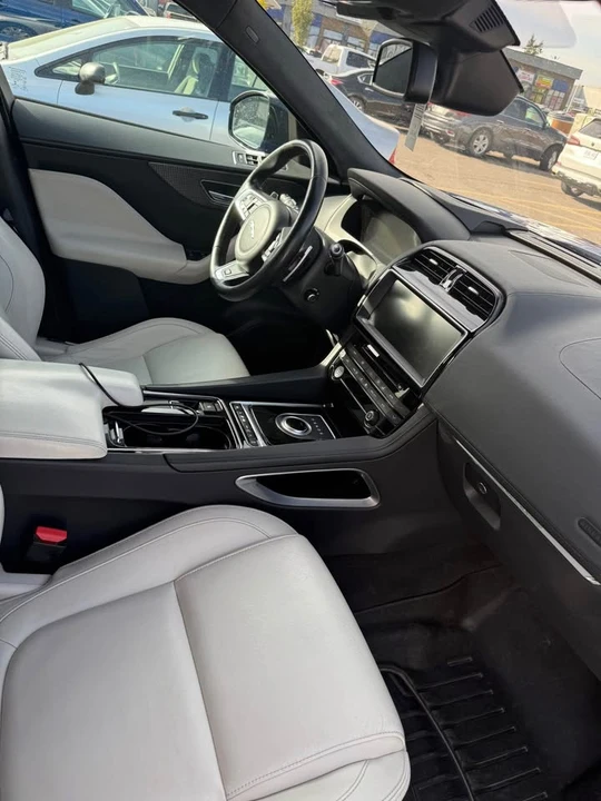 2017 Jaguar F-Pace - Image 5 of 10