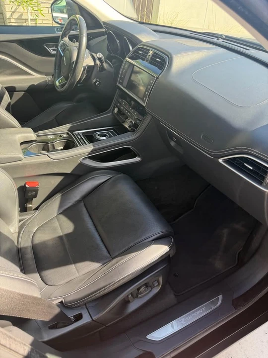 2017 Jaguar F-Pace - Image 9 of 9