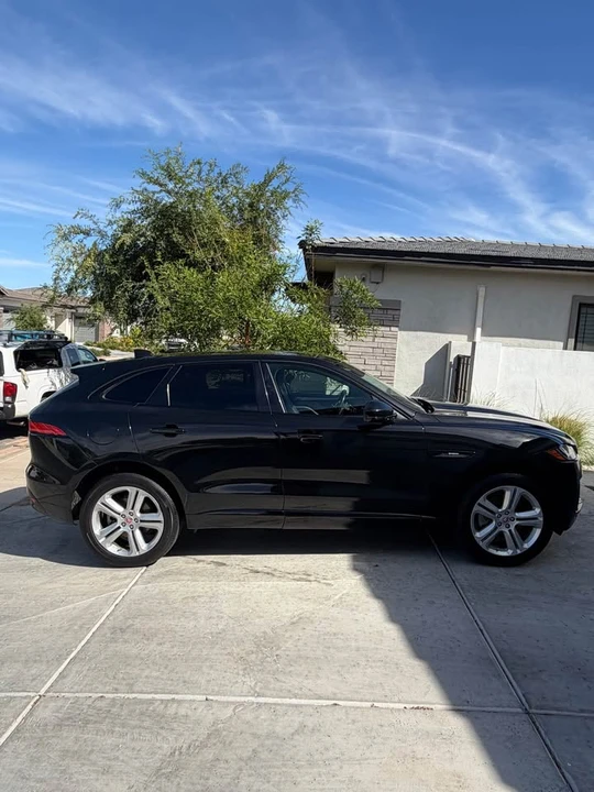 2017 Jaguar F-Pace - Image 2 of 9