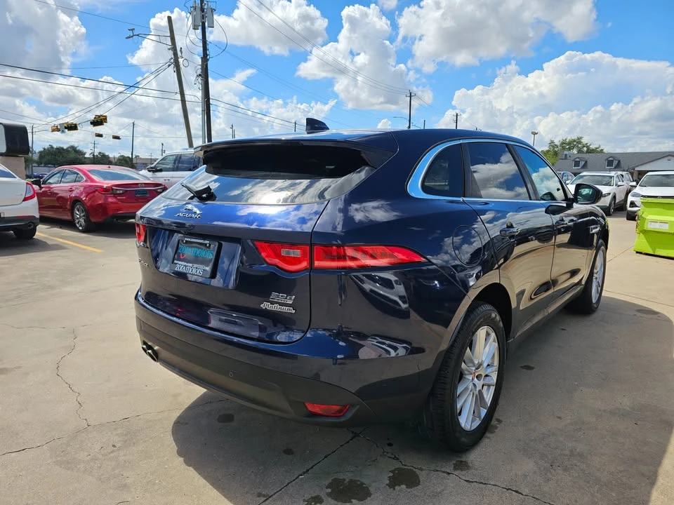 2017 Jaguar F-Pace - Image 5 of 19