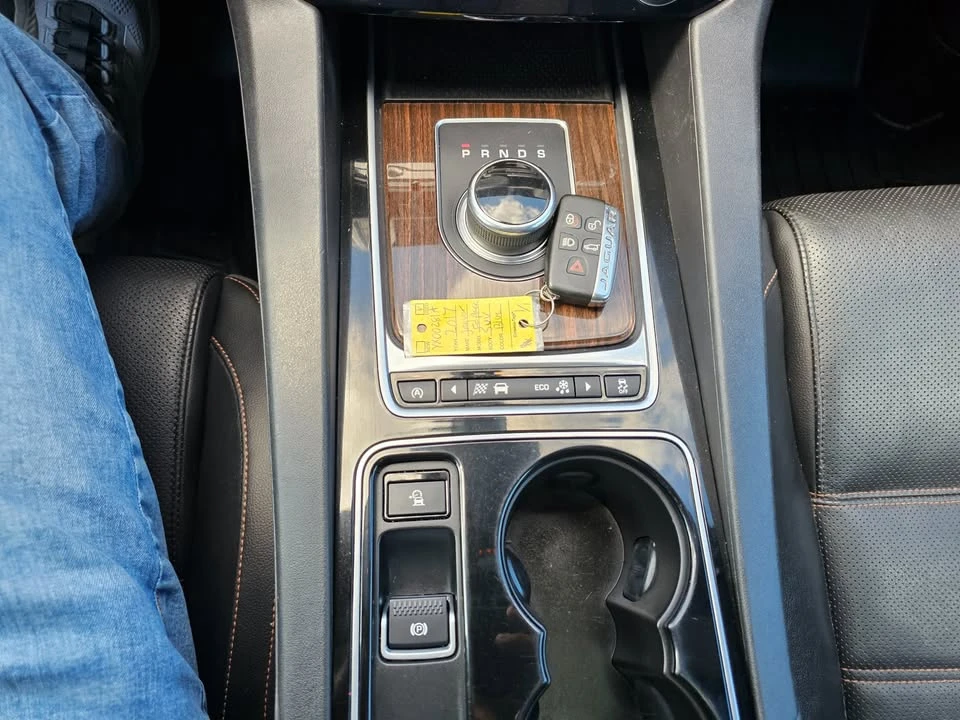 2017 Jaguar F-Pace - Image 18 of 19