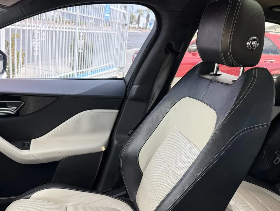 2017 Jaguar F-Pace - Image 10 of 12
