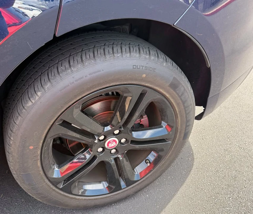 2017 Jaguar F-Pace - Image 6 of 12
