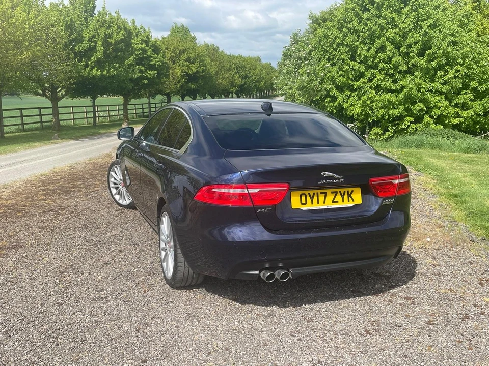 2017 Jaguar XE - Image 4 of 30