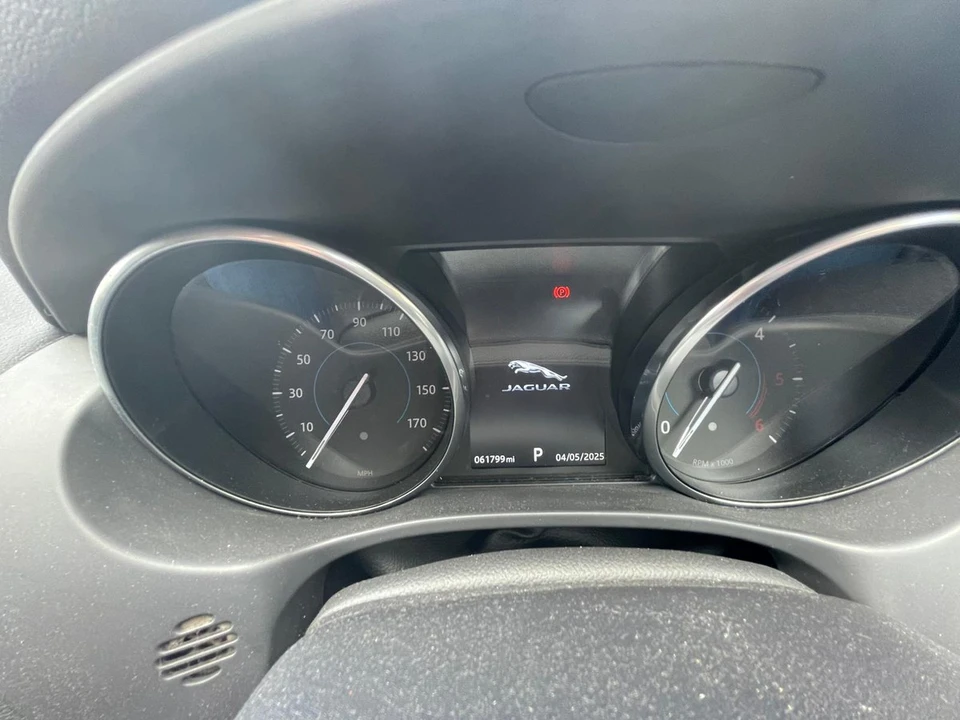 2017 Jaguar XE - Image 24 of 30