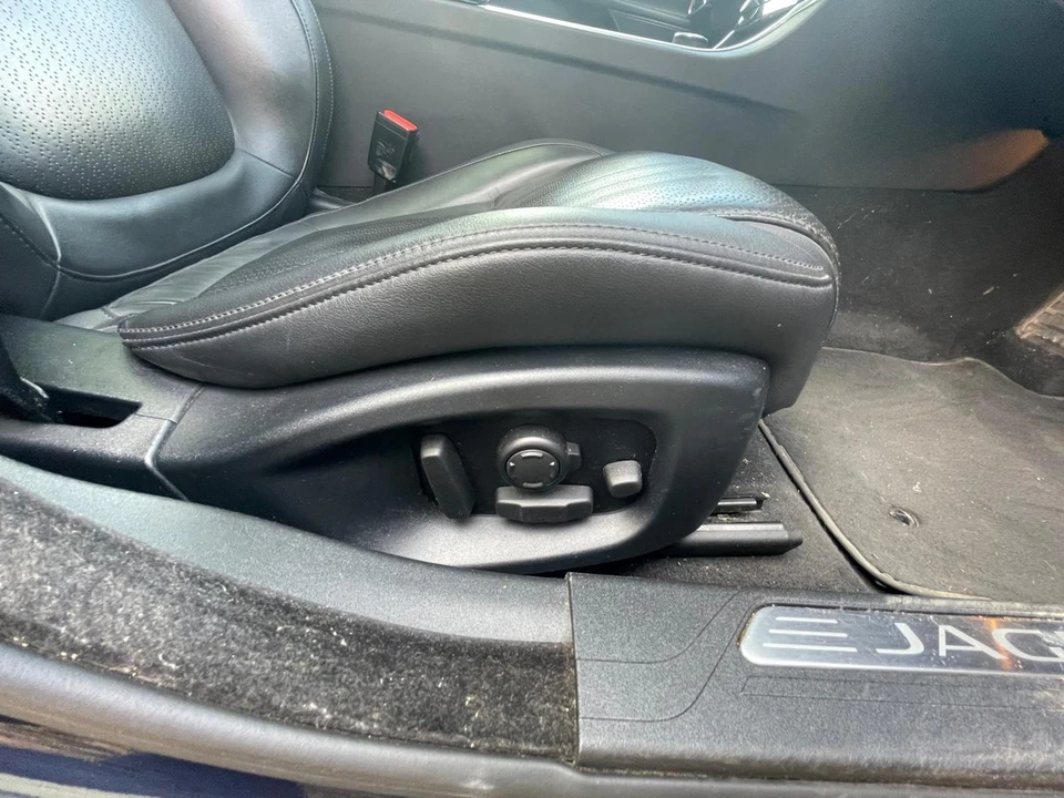 2017 Jaguar XE - Image 20 of 30
