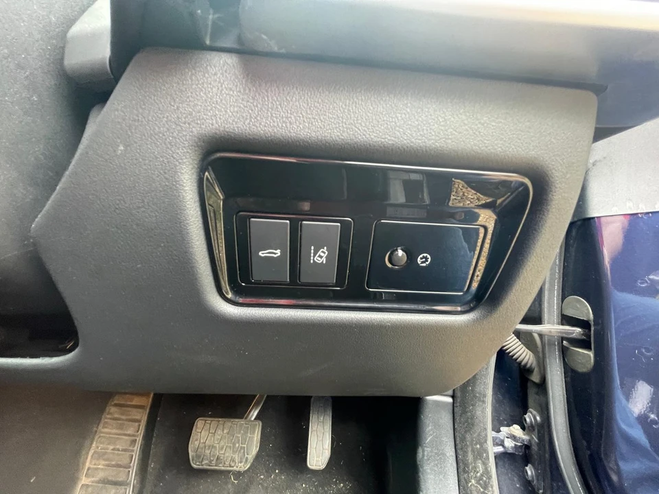 2017 Jaguar XE - Image 22 of 30