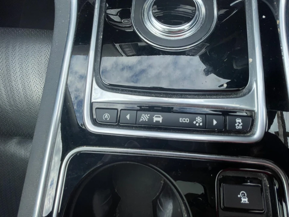 2017 Jaguar XE - Image 30 of 30