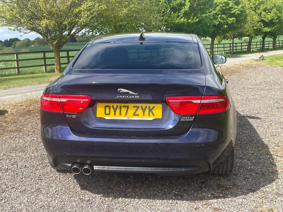 2017 Jaguar XE - Image 8 of 30