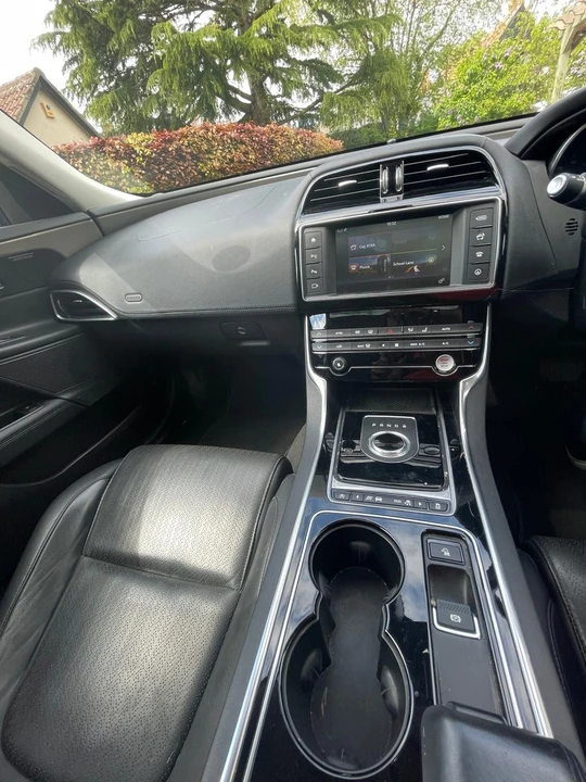 2017 Jaguar XE - Image 28 of 30