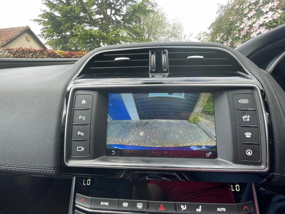 2017 Jaguar XE - Image 29 of 30