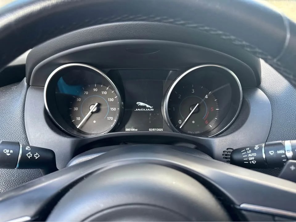 2017 Jaguar XE - Image 8 of 9