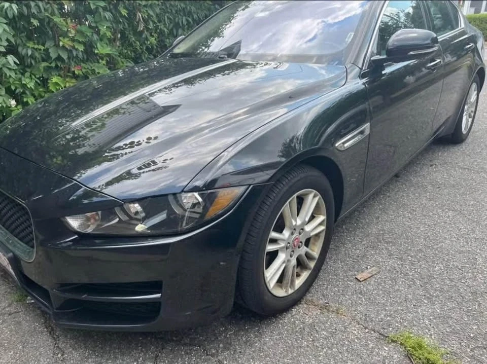 2017 Jaguar XE - Image 2 of 9