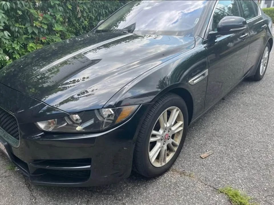 2017 Jaguar XE - Image 2 of 9