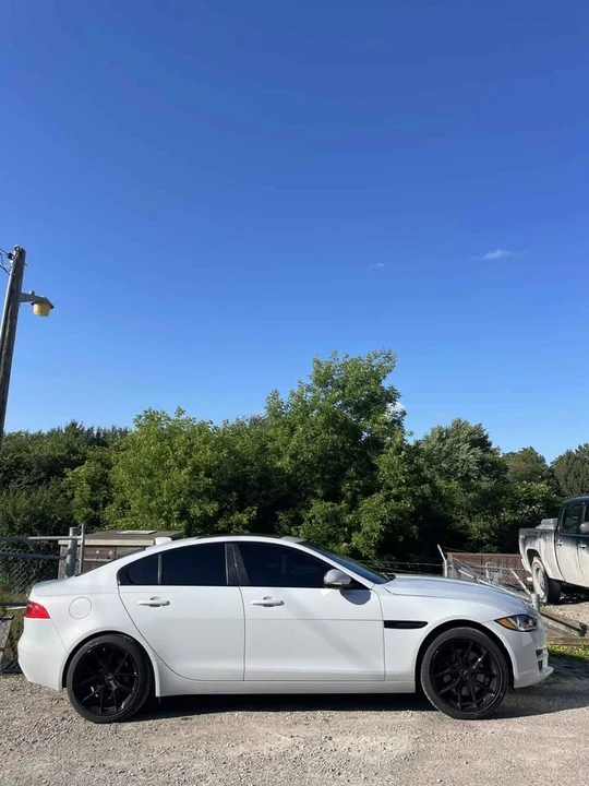 2017 Jaguar XE - Image 2 of 4