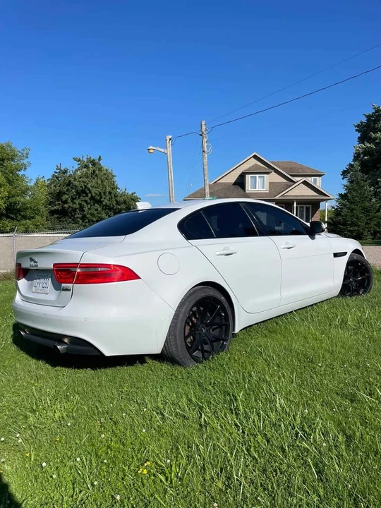 2017 Jaguar XE - Image 3 of 4
