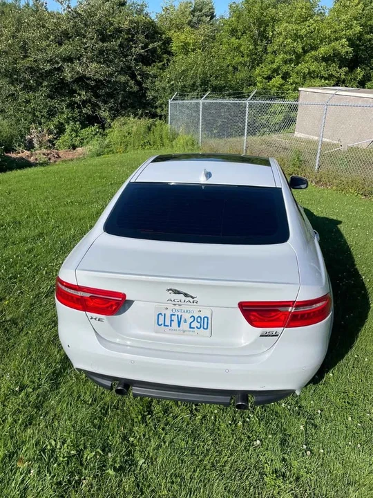 2017 Jaguar XE - Image 4 of 4