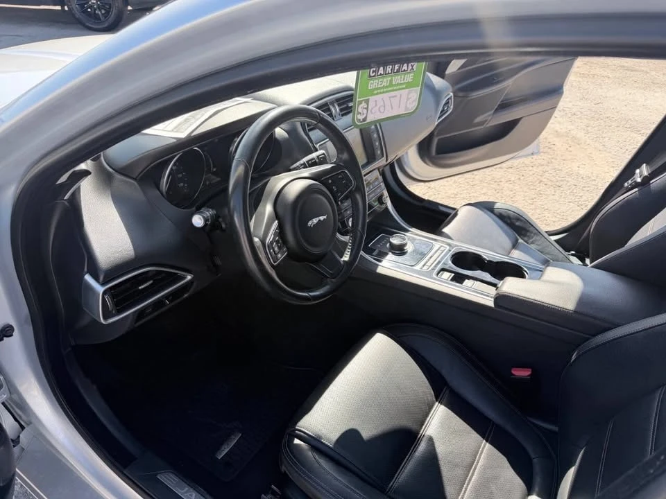 2017 Jaguar XE - Image 11 of 20